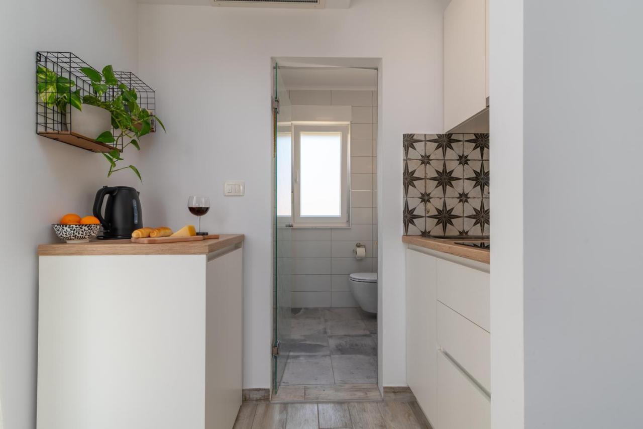Apartmani Luce Трогир Екстериор снимка