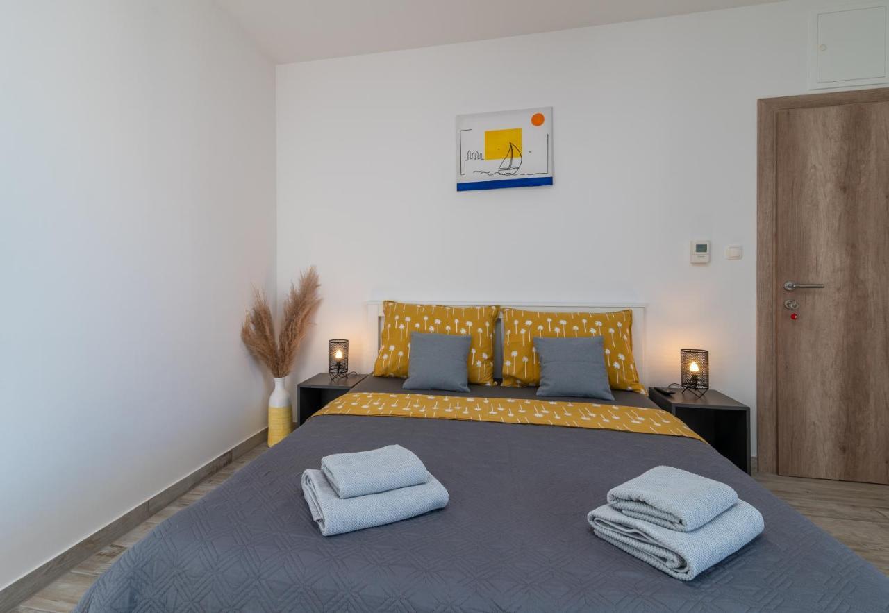Apartmani Luce Трогир Екстериор снимка