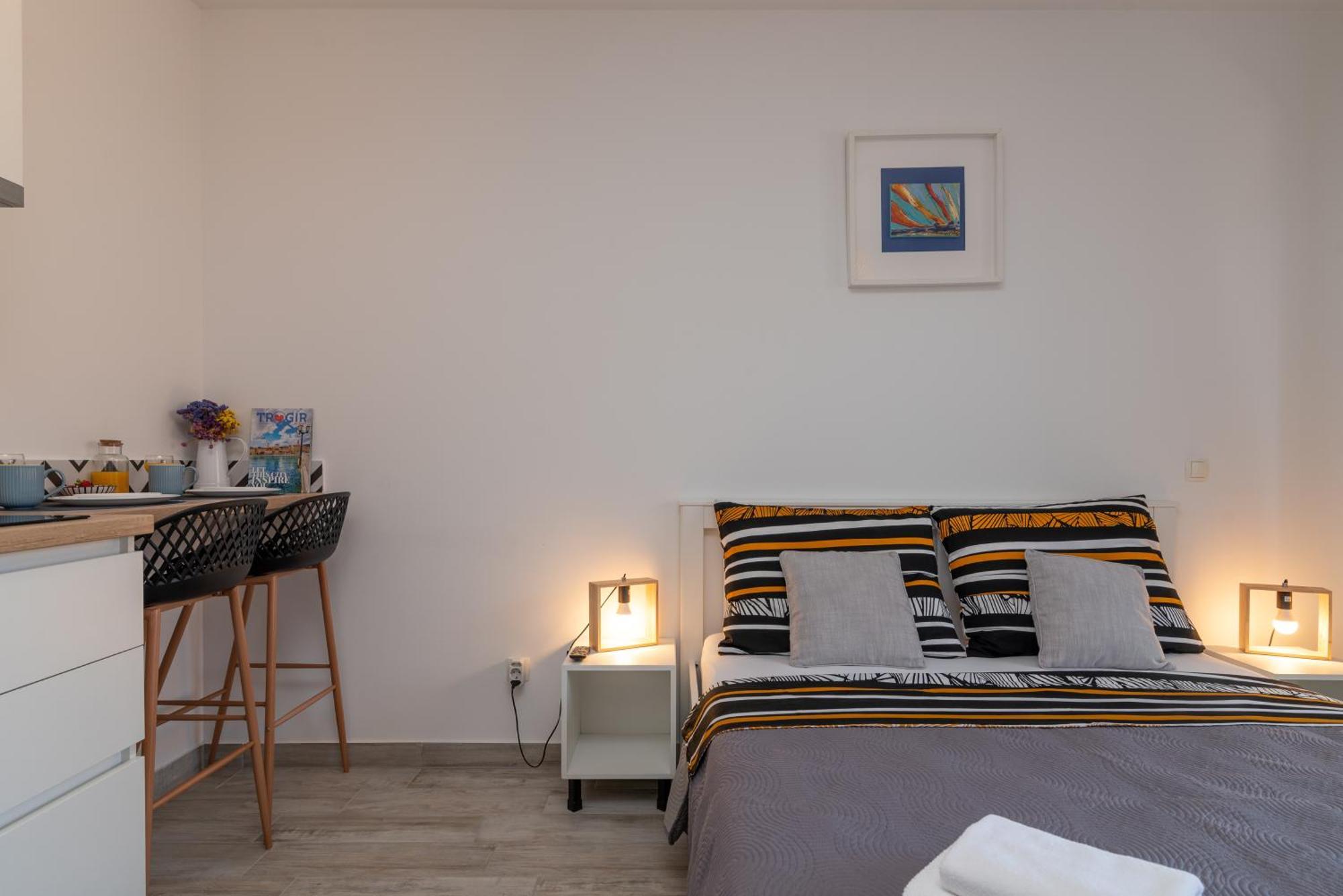 Apartmani Luce Трогир Екстериор снимка